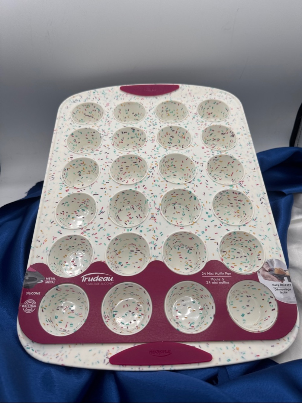 TRUDEAU Confetti White 24-Cup Mini Silicone Muffin Pan with Berry Trim, NWT